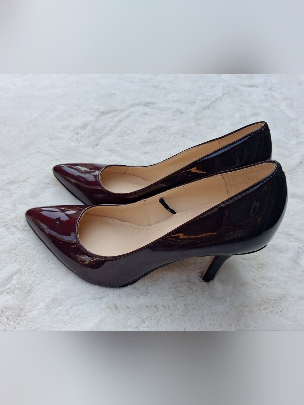 Cute Burgundy / Bkack Patent Pointed-Toe Pumps in Burgundy and Black Size 5 1/2